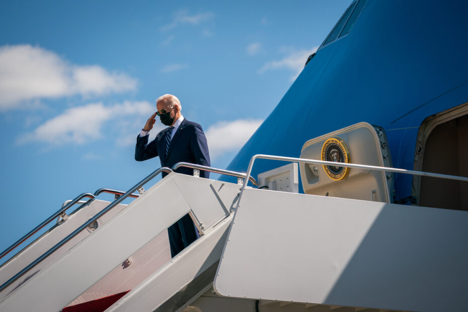 Biden disembarks Air Force One